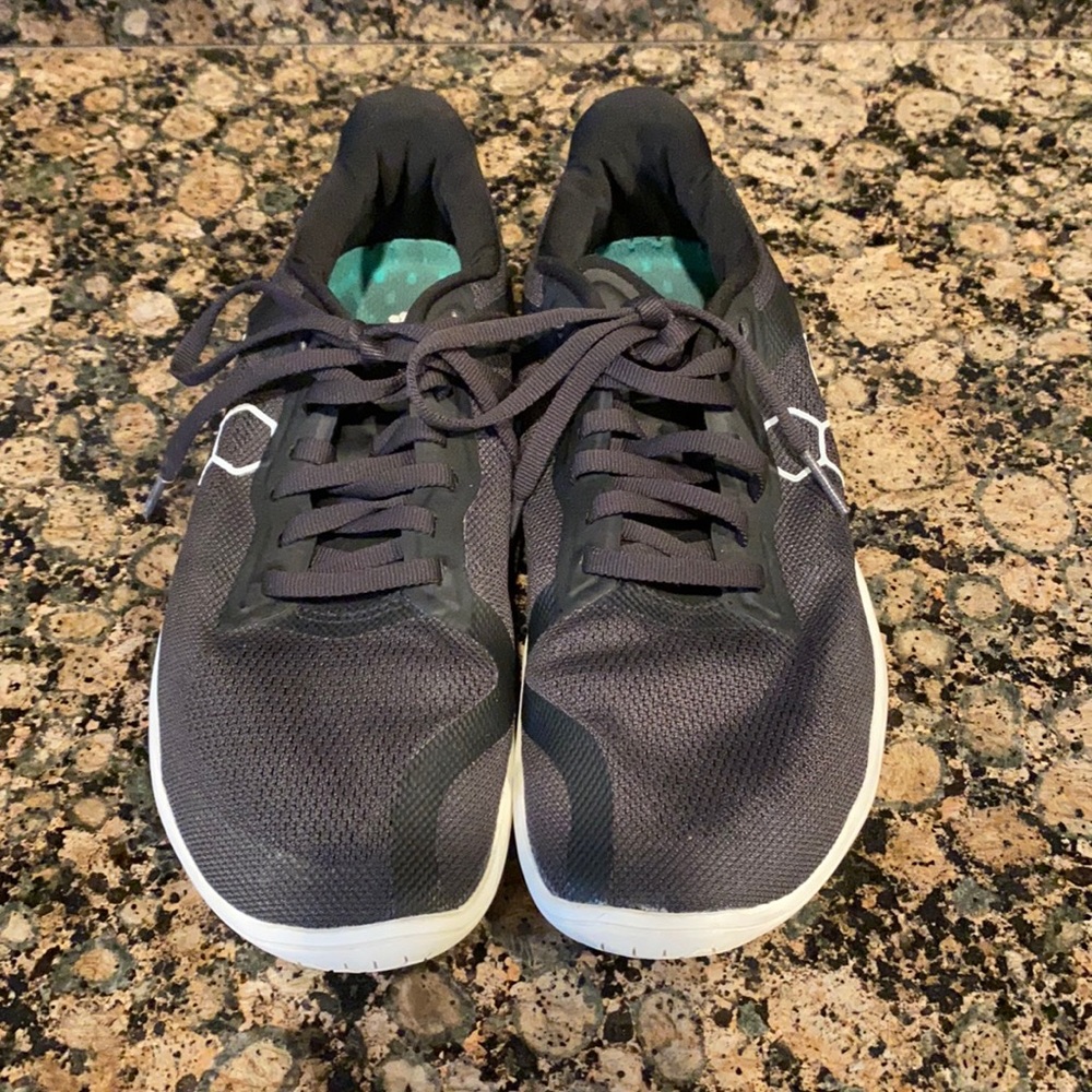 Vivobarefoot Geo Racers Size 37
